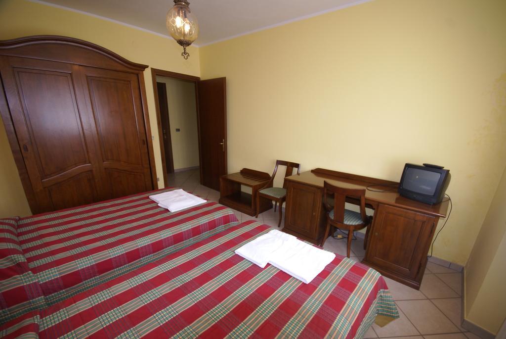 Hotel Londra Acceglio Chambre photo