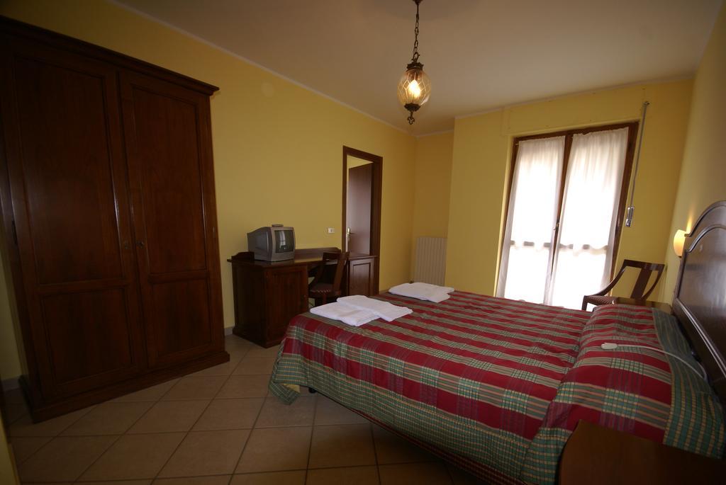 Hotel Londra Acceglio Chambre photo